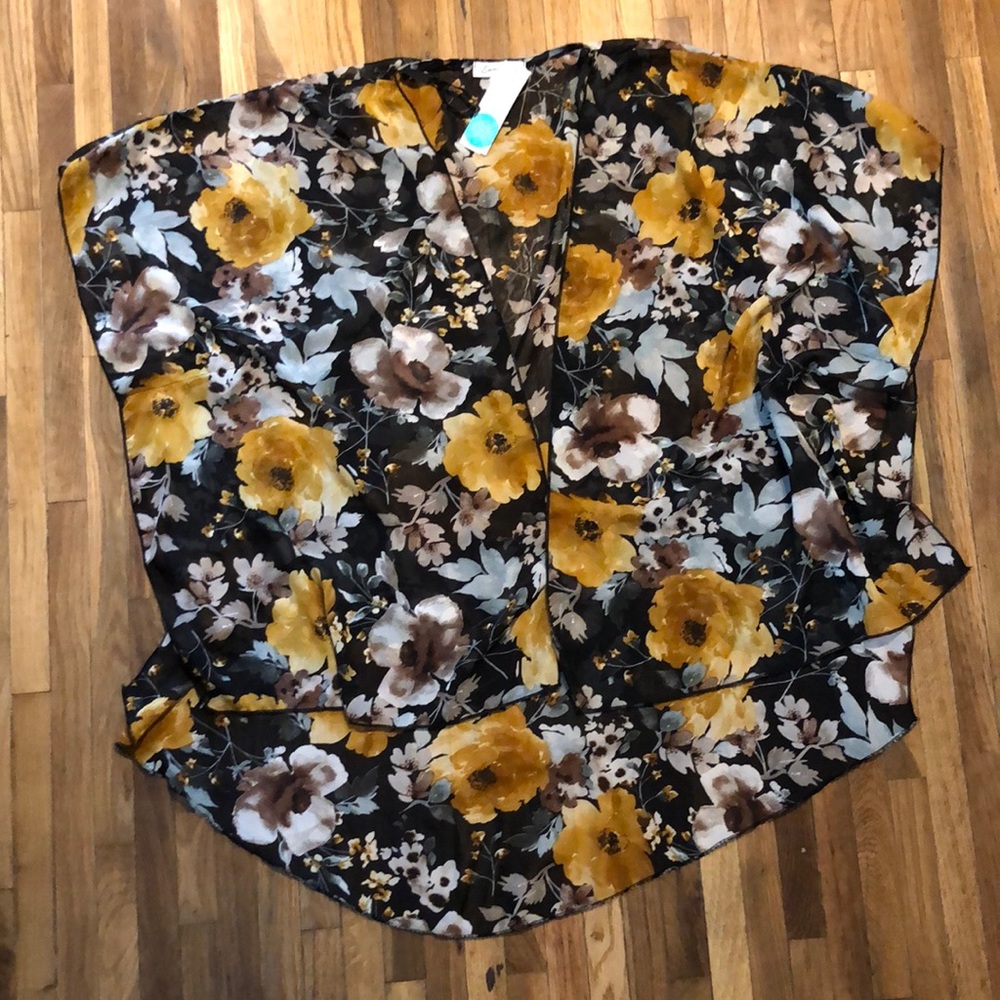 Emery Park open front kimono. Women’s size M.